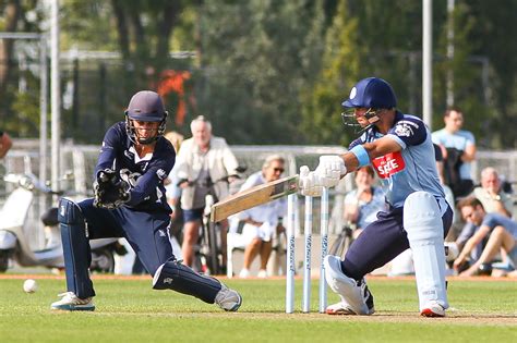 Hermes DVS cricket : promotie naar de Topklasse .